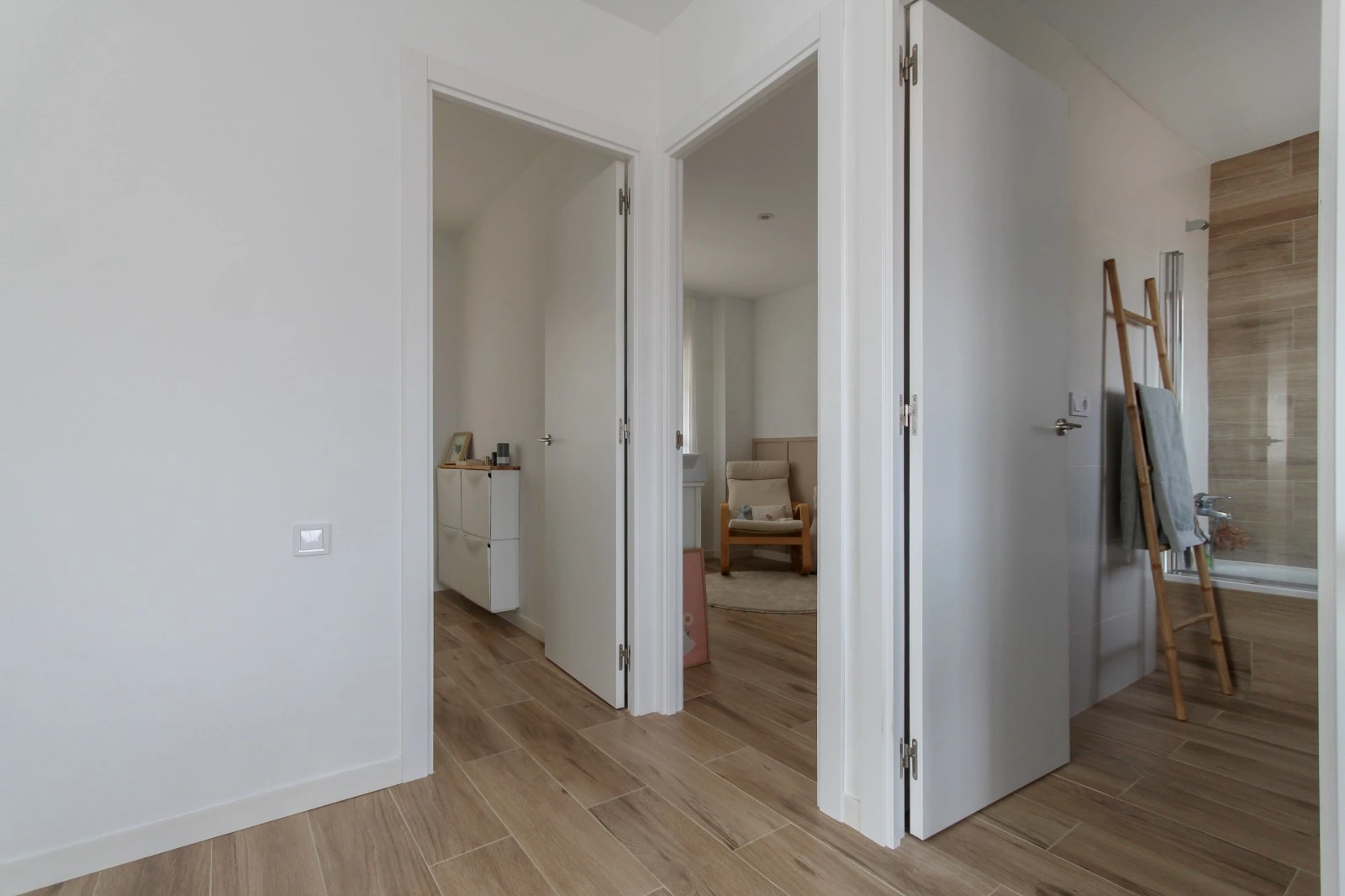 Saló reformat i lluminós en habitatge del Maresme